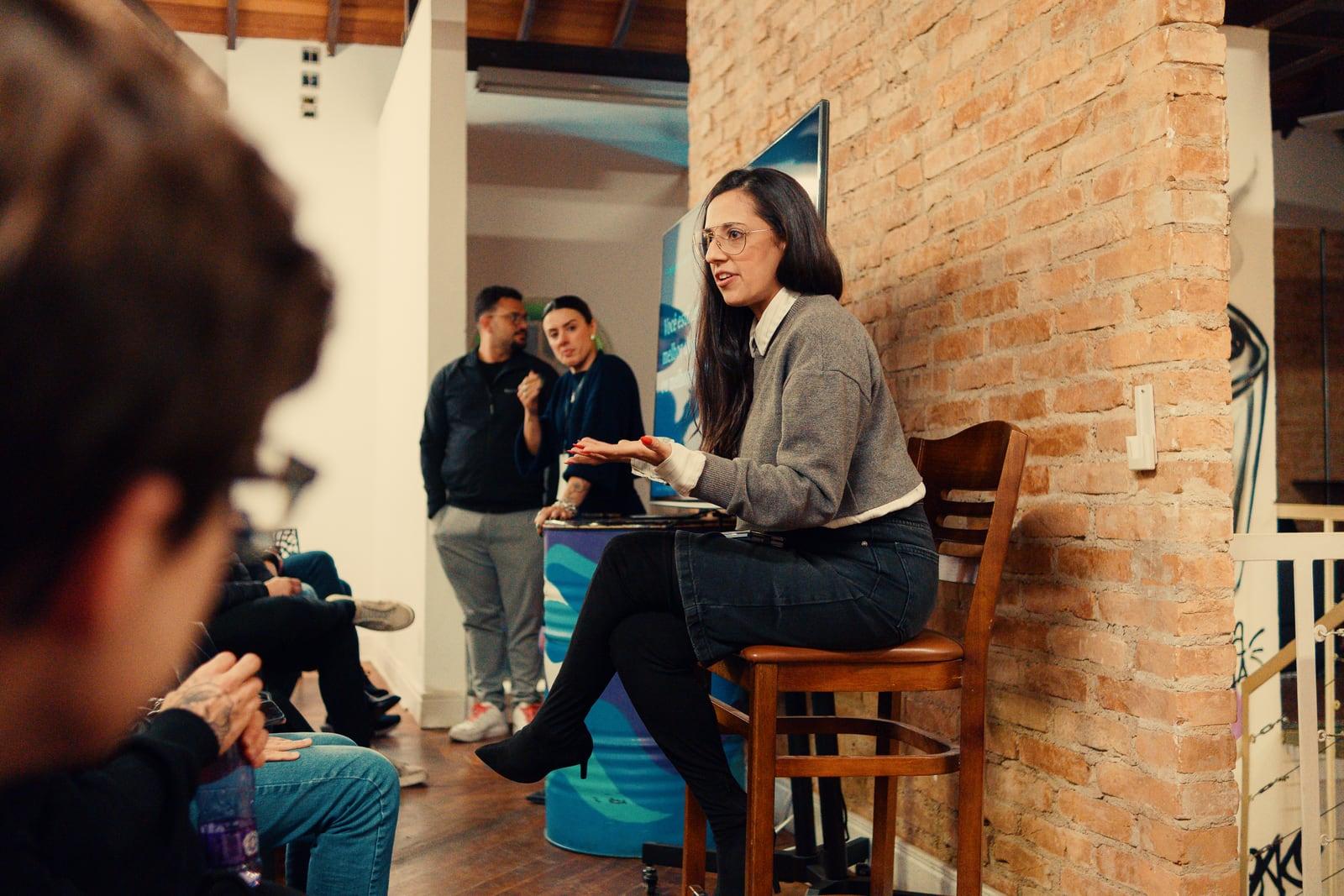 Giselle Cruz speaking with participants.