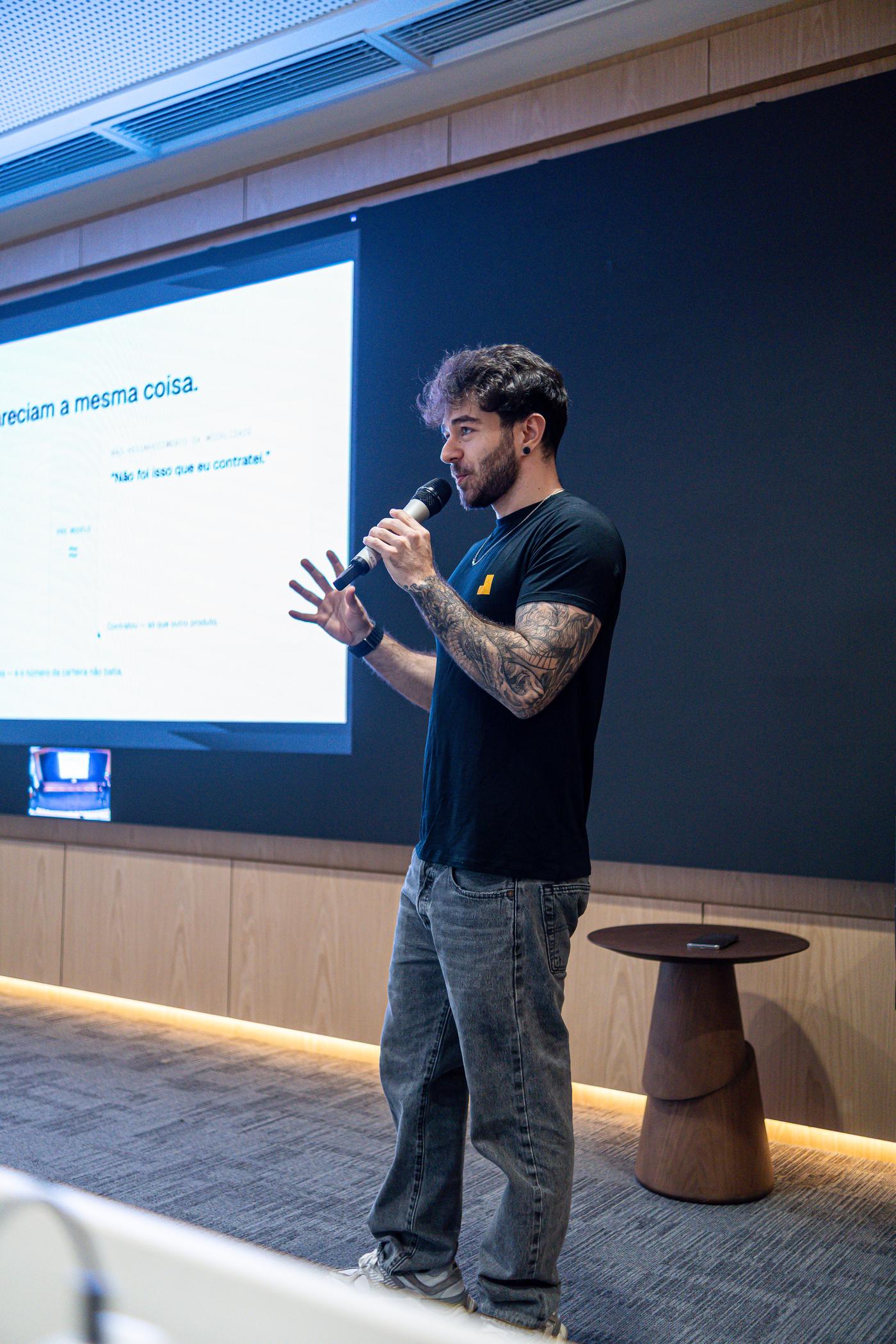 Founder pitching on the Journey stage