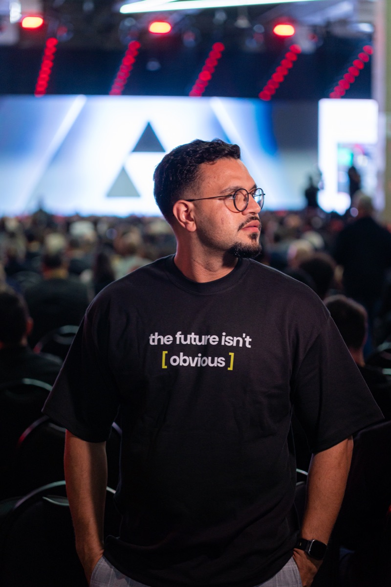 Rodrigo em evento de tecnologia