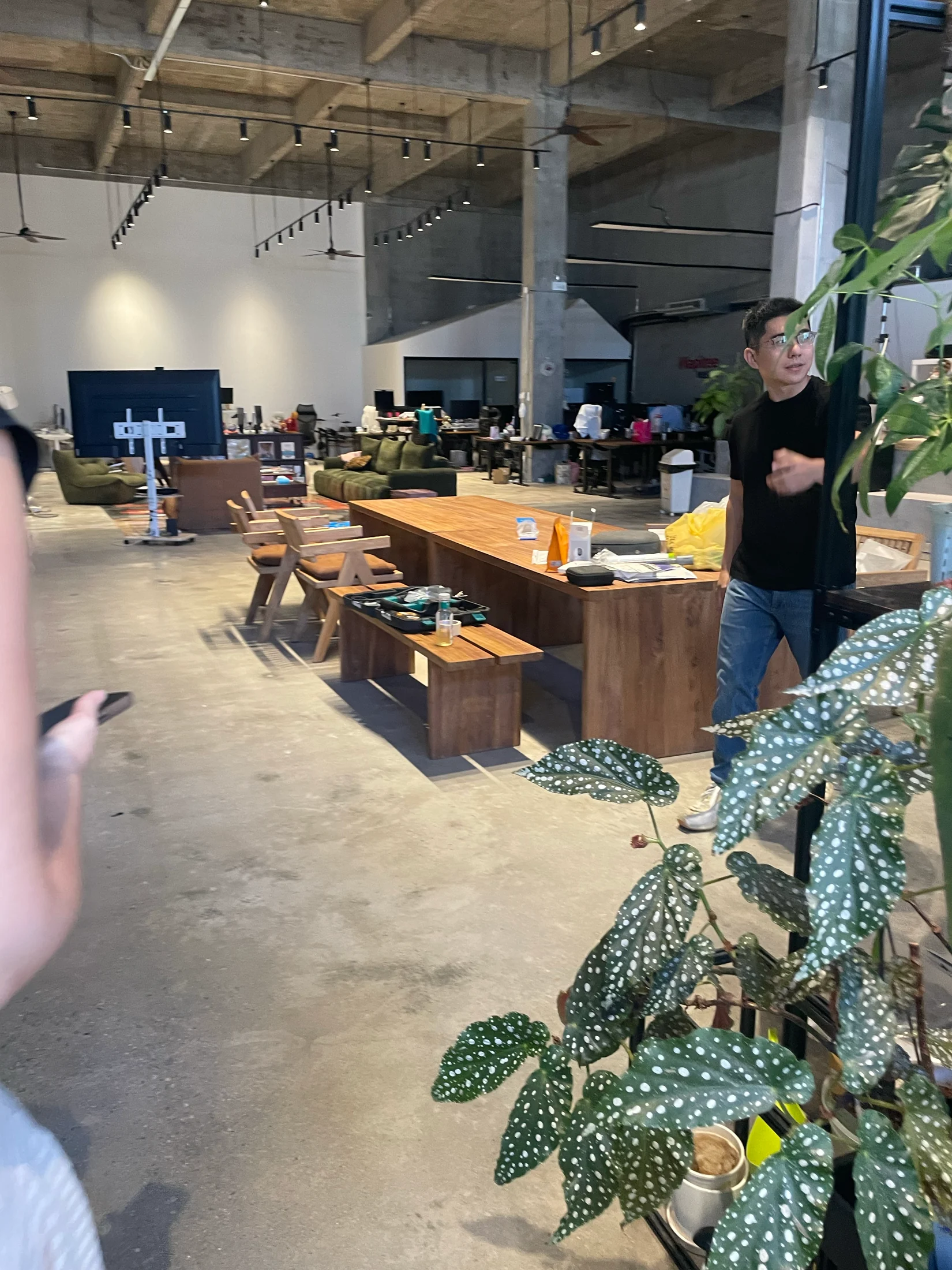 Área compartilhada de trabalho e convivência no Sandbox.