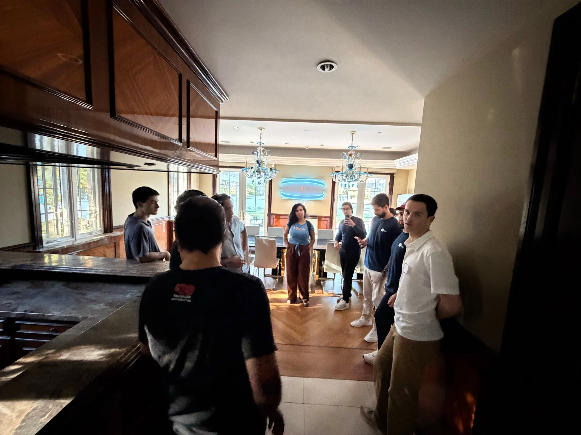 Registro 24 da visita à AGI House em Hillsborough