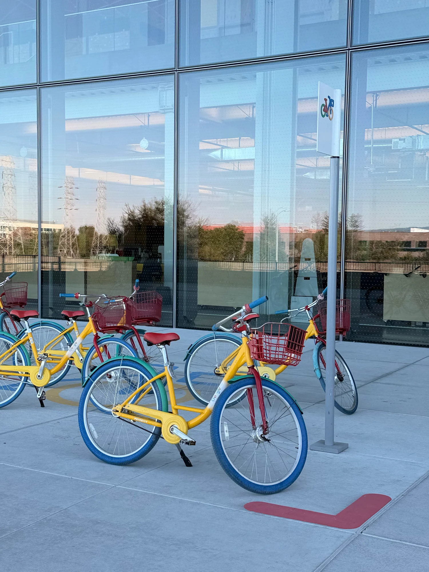 Registro 1 da visita ao Google em Bay View, Mountain View