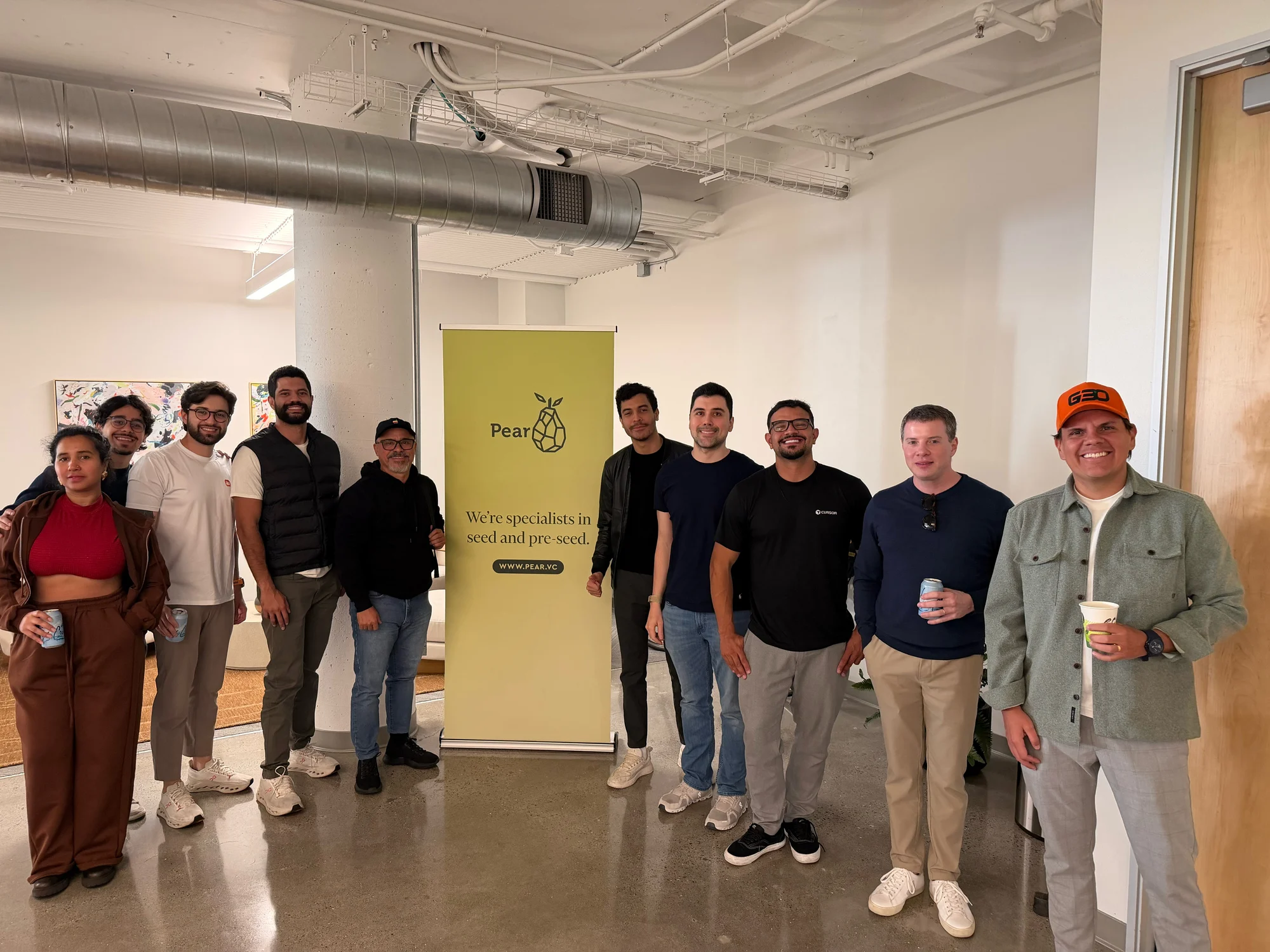Registro 14 da visita à Hexagon e ao Milo na Pear VC em Pear VC, San Francisco