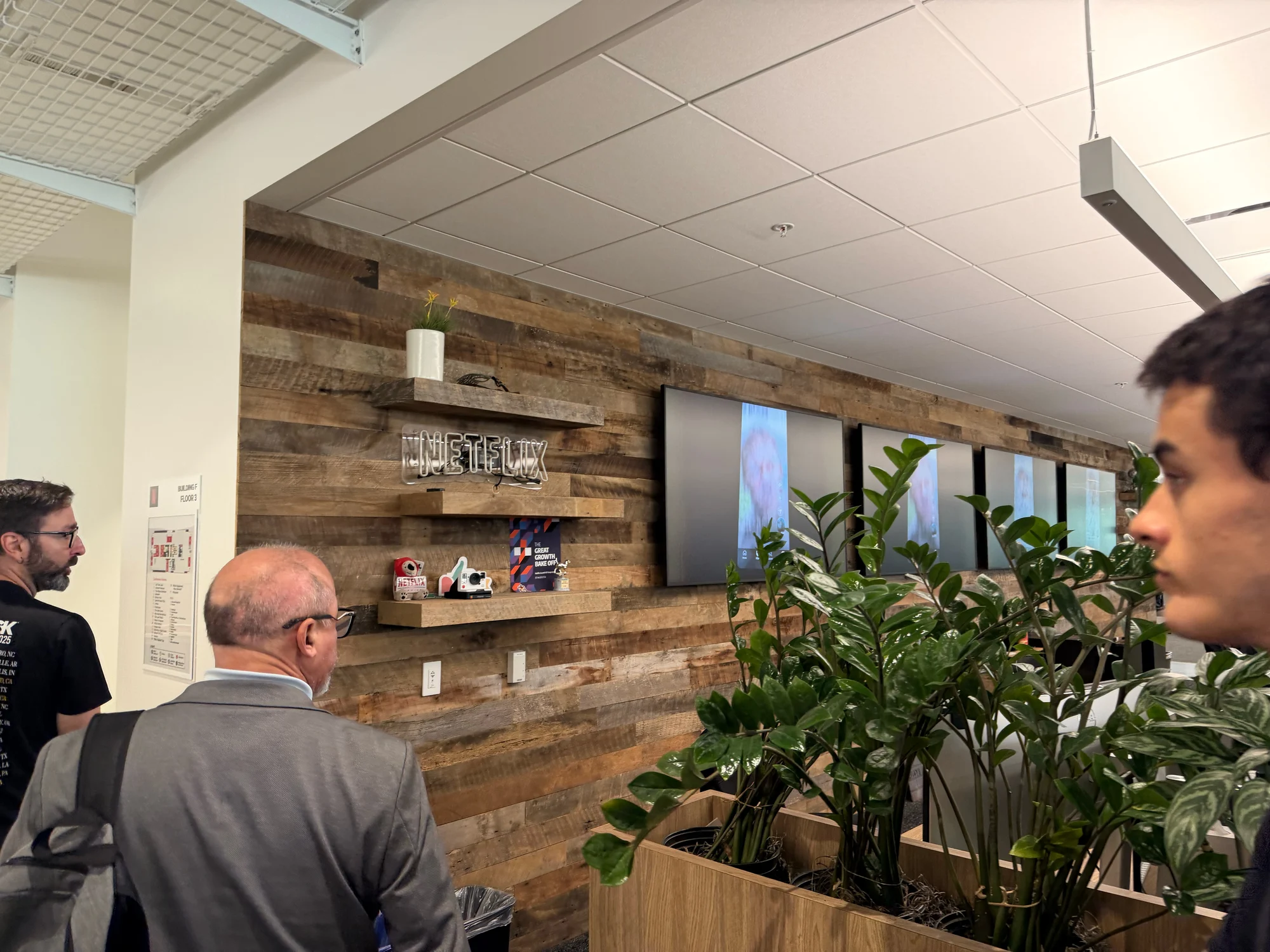 Registro 10 da visita à Netflix em Los Gatos